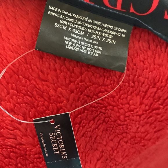 Victoria’s Secret Red/Black Silky Scarf - Picture 4 of 7